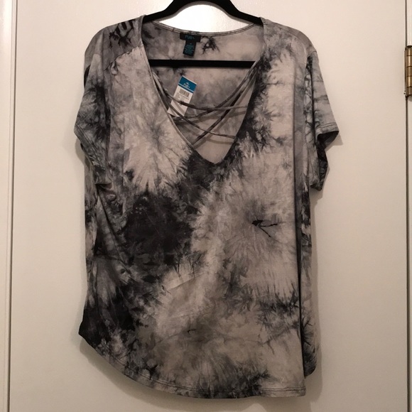 Rue21 Tops - Rue 21 acid wash cross tee, XL, BNWT